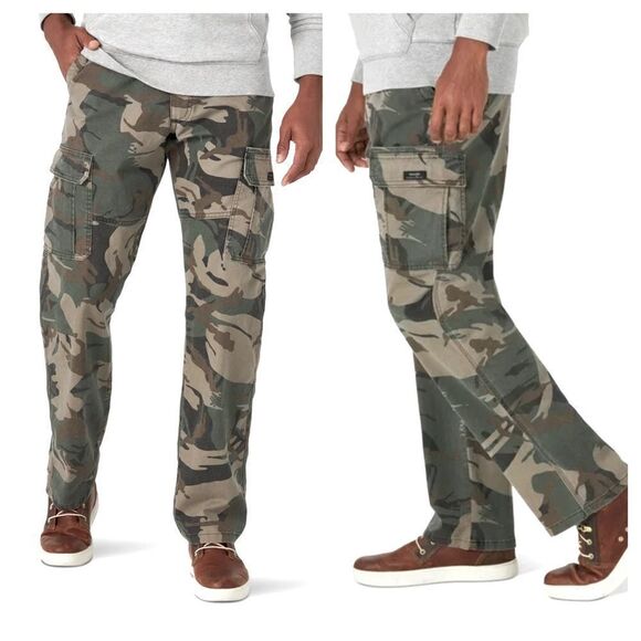 NWT Wrangler Relaxed Fit Camo Cargo Pants - Picture 1 of 16